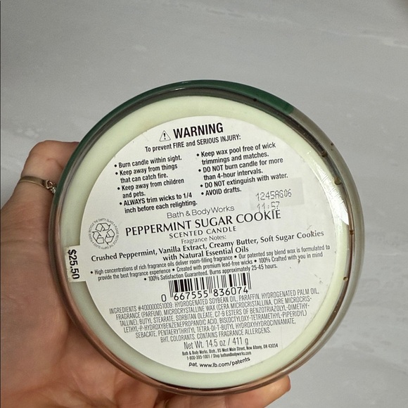 Bath & Body Works Green and Gold Candle - Picture 3 of 3